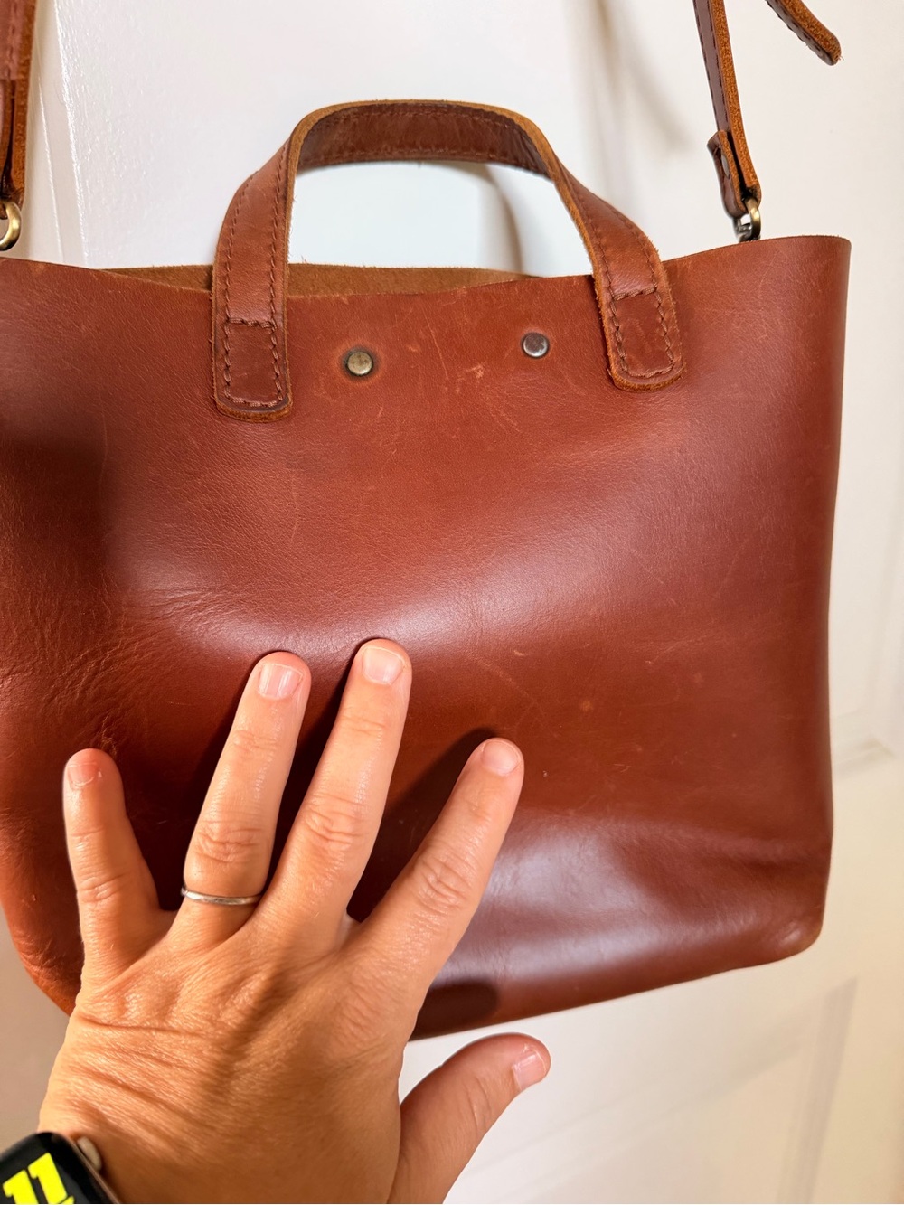Portland leather Classic Tan Leather Crossbody Tote - Minimalist Women's Bag - Picture 6 of 7